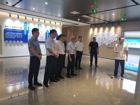 市人大常委会机关领导莅临信阳技术交易市场视察指导工作
